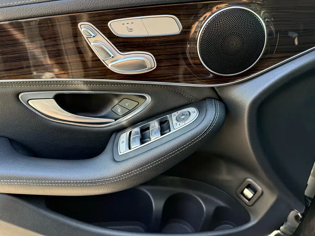 Mercedes-Benz GLC 2018 — фото 17