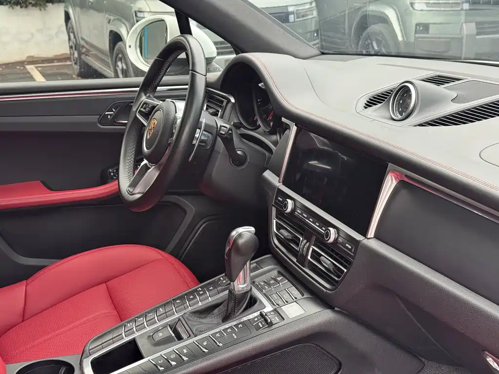 Porsche Macan 2019 — фото 21