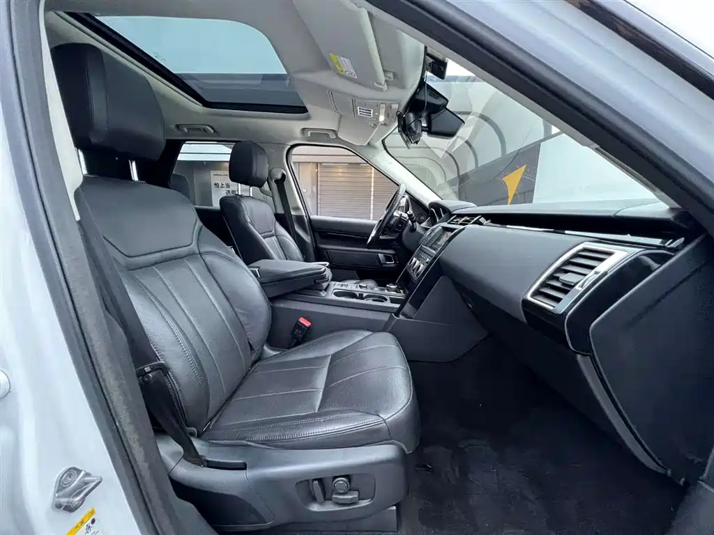 Land Rover Discovery 2018 — фото 19