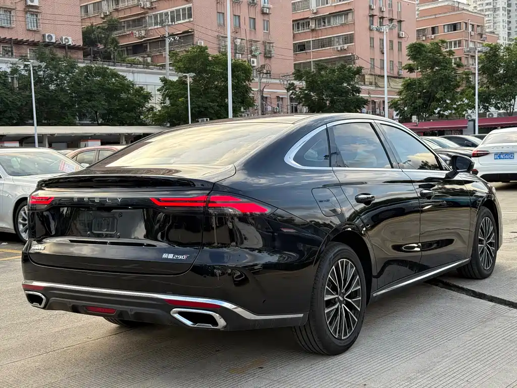 Geely Emgrand 2026