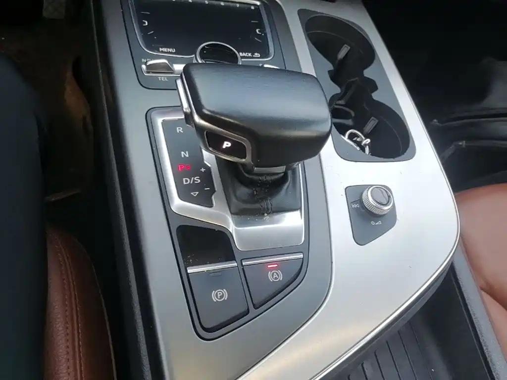 Audi Q7 2018 — фото 14