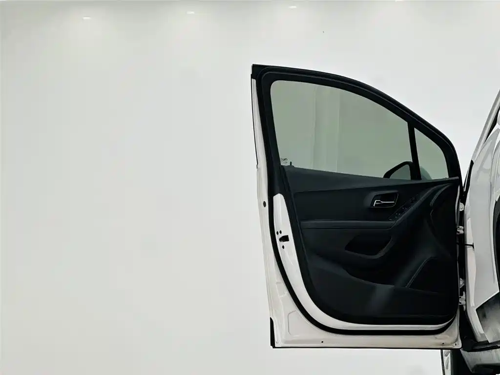 Chevrolet Trax 2017 — фото 12