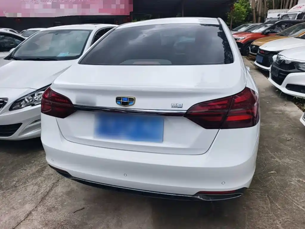 Geely Emgrand 2018