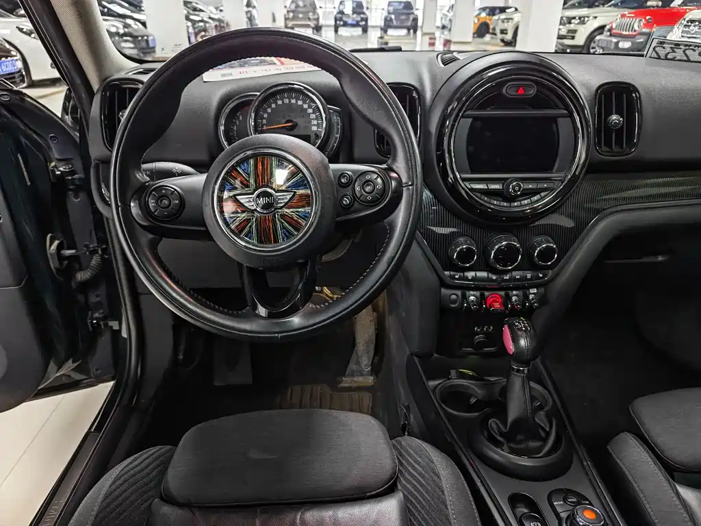 MINI Countryman 2018 — фото 14
