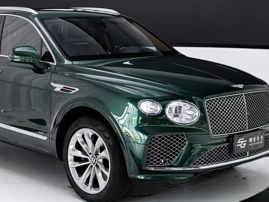 Bentley Bentayga 2022 — фото 18