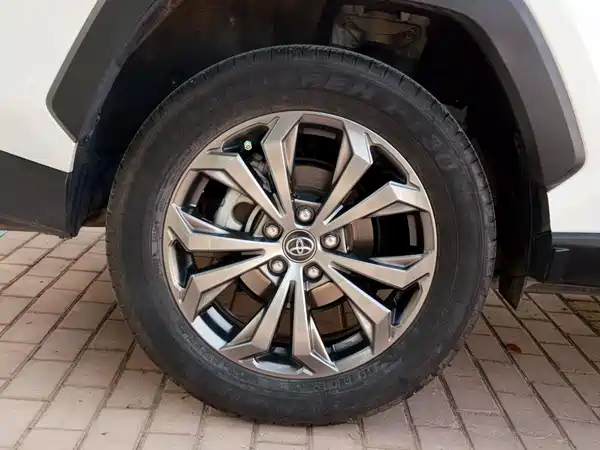 Toyota RAV4 2024