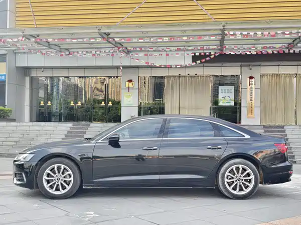 Audi A6L 2022