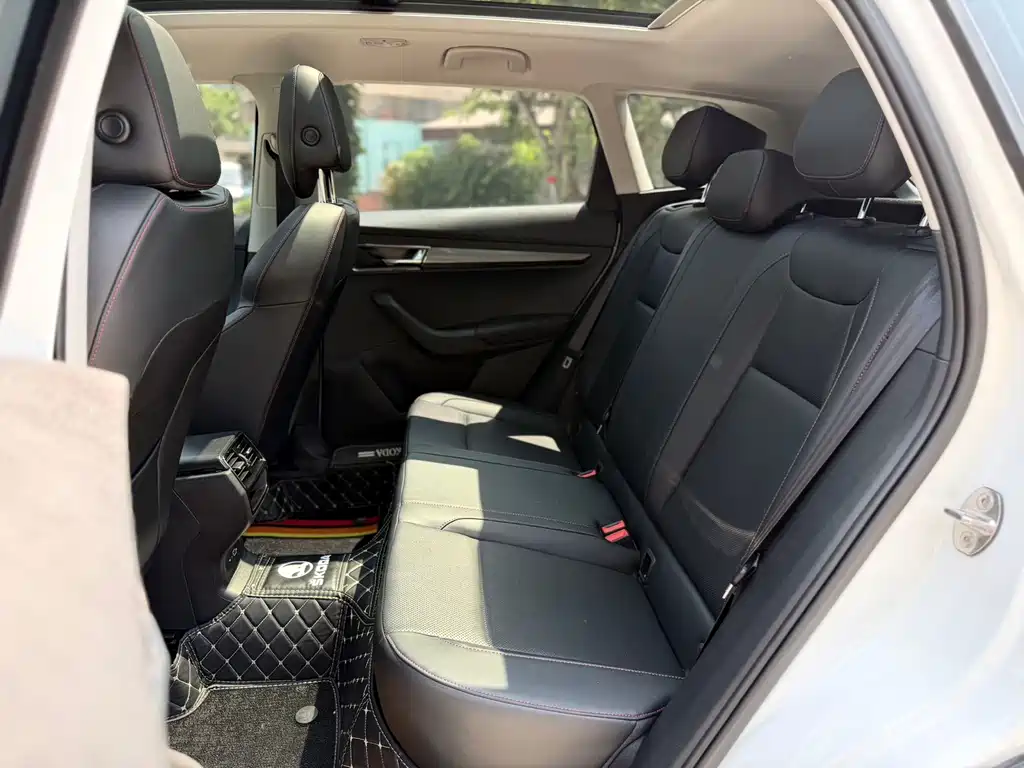 Skoda Karoq 2023 — фото 17