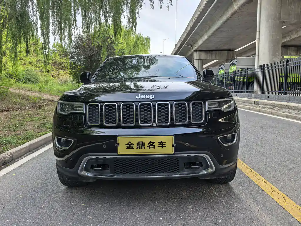 Jeep Grand Cherokee 2022 — фото 2