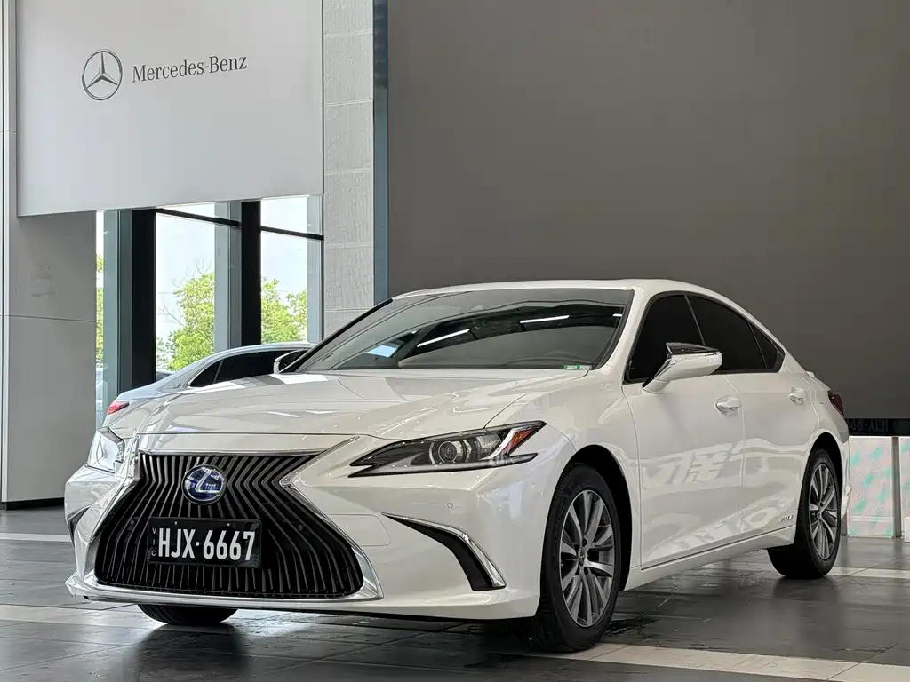 Lexus ES 2019