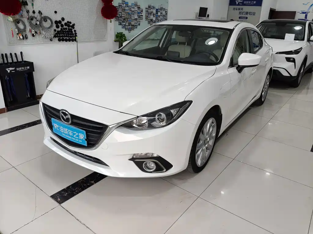 Mazda 3 Axela 2015