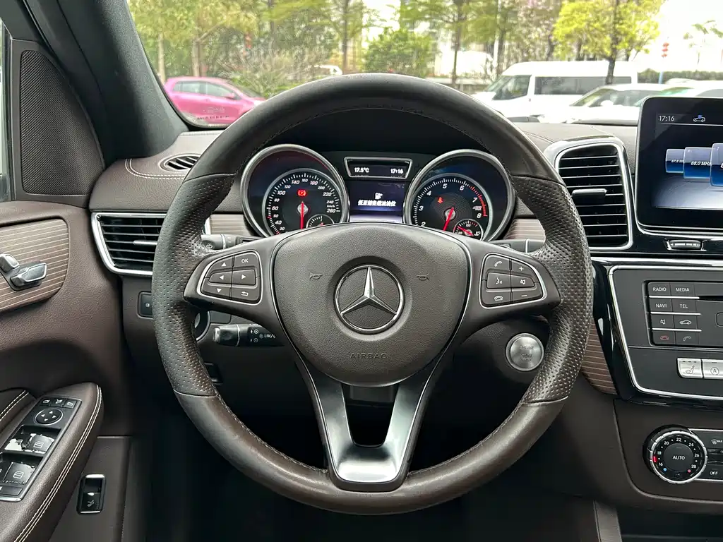 Mercedes-Benz GLE 2019 — фото 18