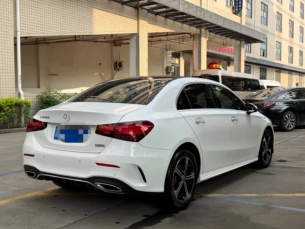 Mercedes-Benz A-Class 2023 — фото 8