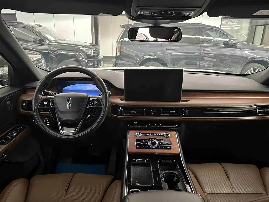 Lincoln Aviator 2022 — фото 13