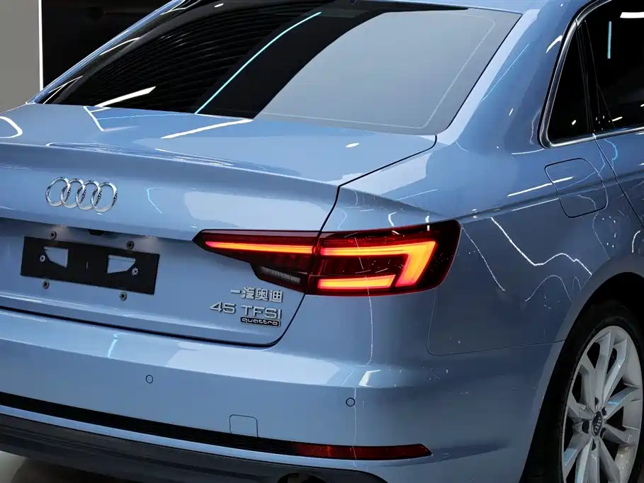 Audi A4L 2018 — фото 15