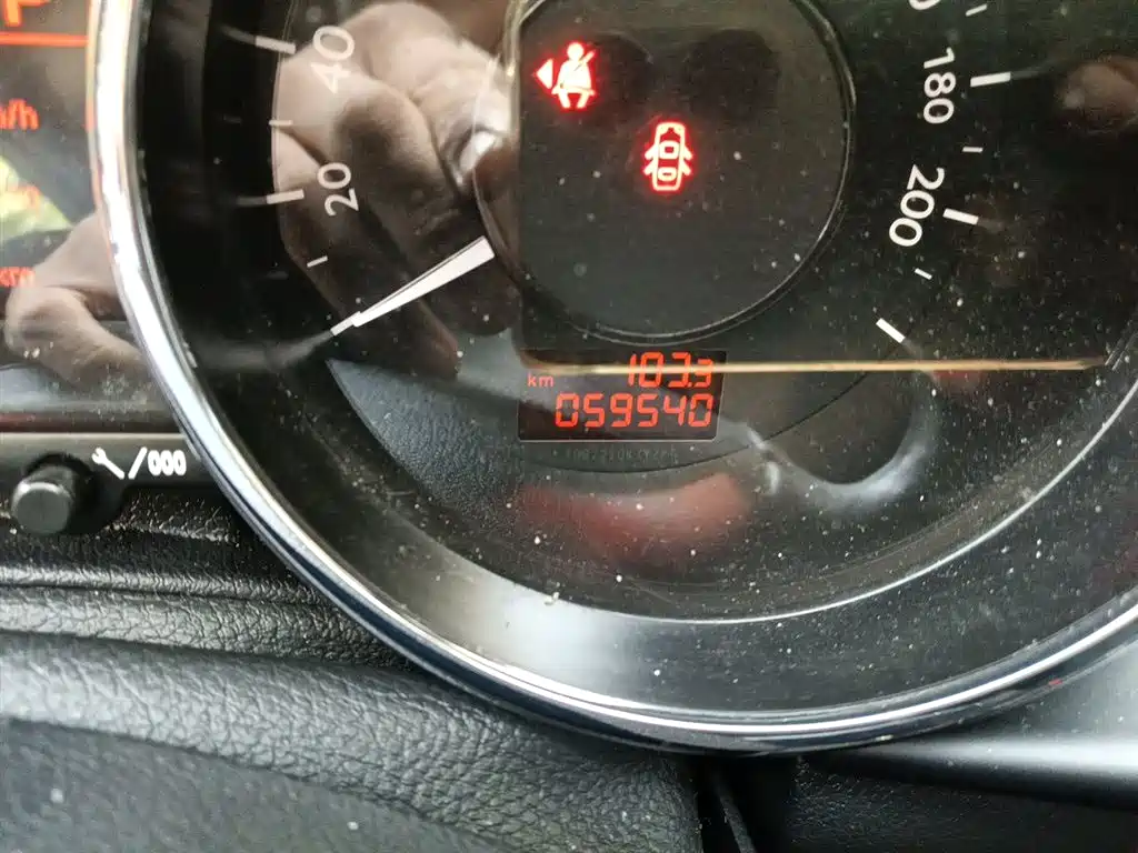 Peugeot 3008 2016 — фото 5