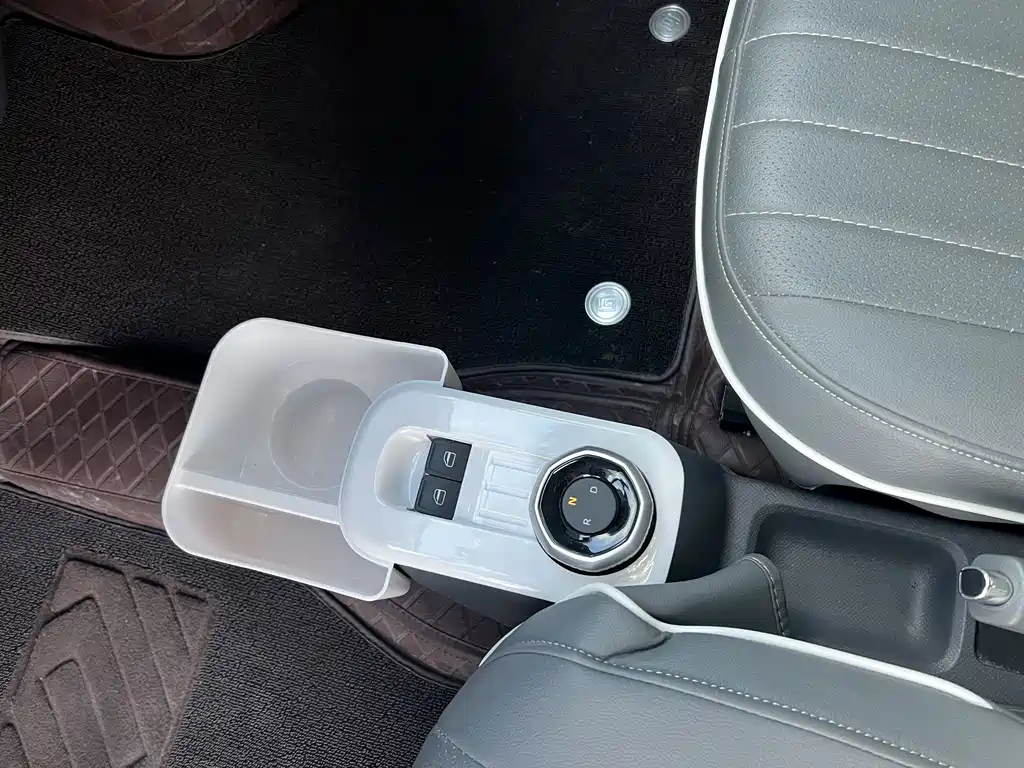 Geely Galaxy Panda 2025 — фото 12