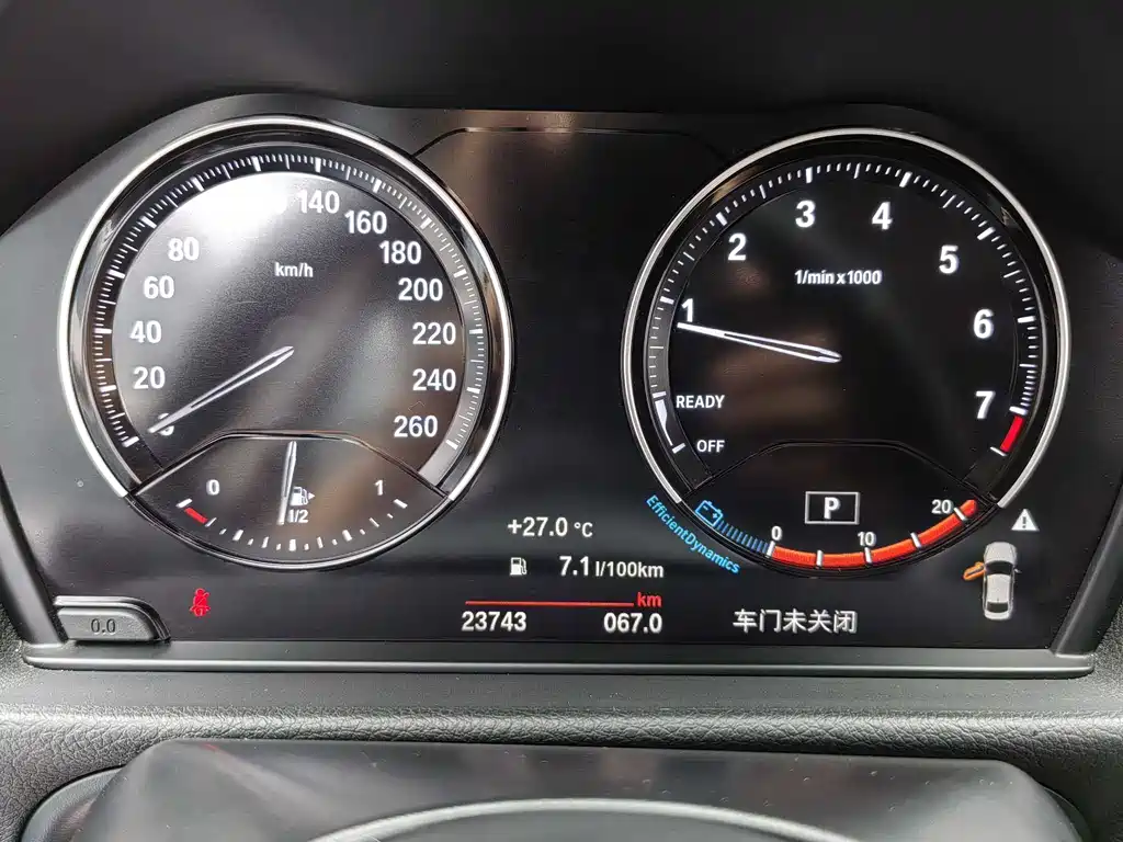 BMW 1 Series 2023 — фото 16