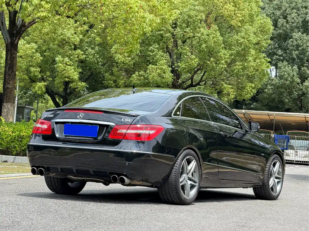 Mercedes-Benz E-Class 2011