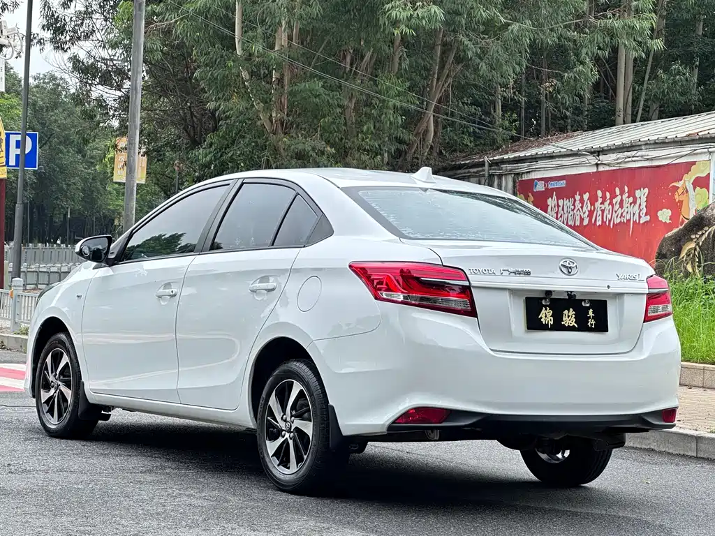 Toyota Yaris L 2019