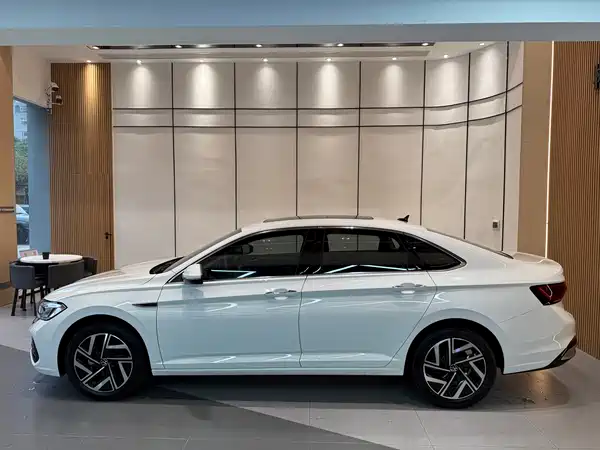 Volkswagen Sagitar 2024