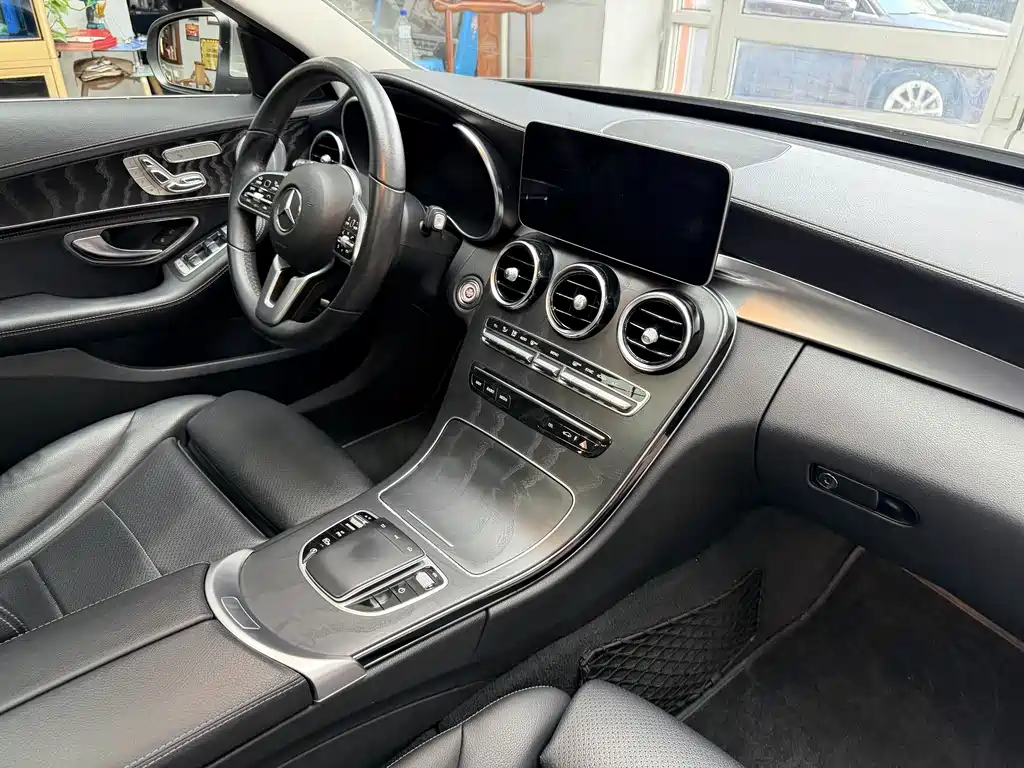 Mercedes-Benz C-Class 2019 — фото 13