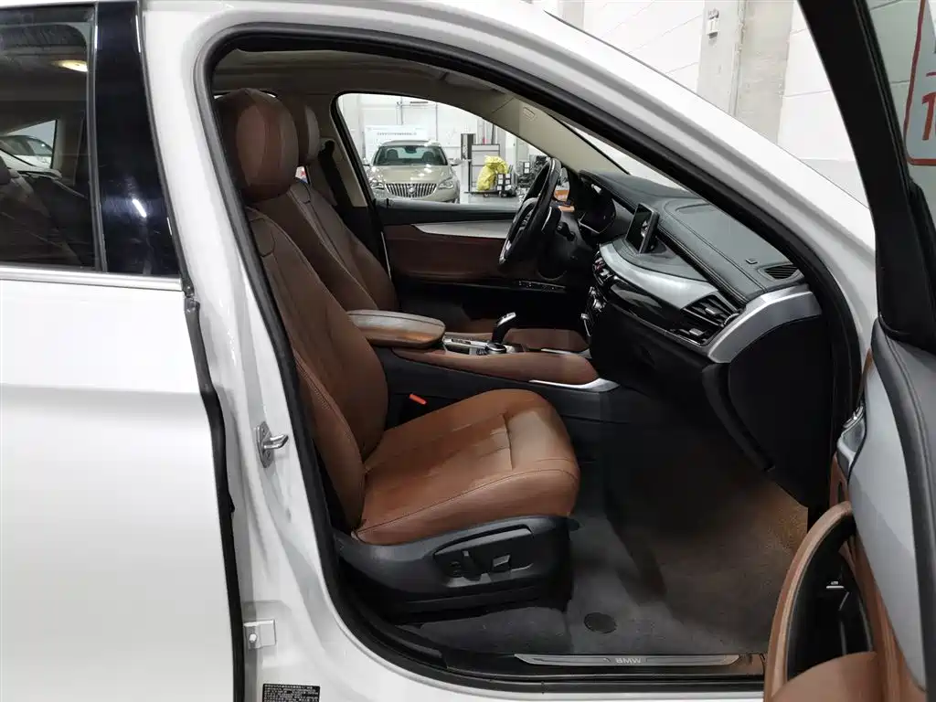 BMW X6 2016 — фото 23