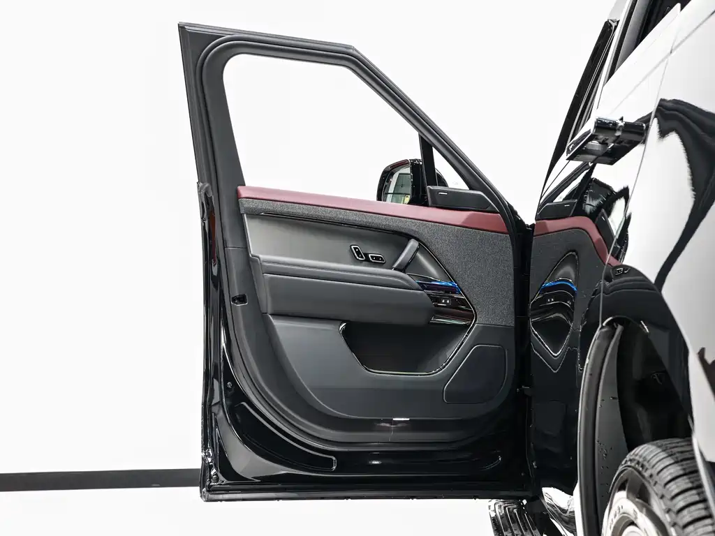 Land Rover Sport 2025 — фото 14