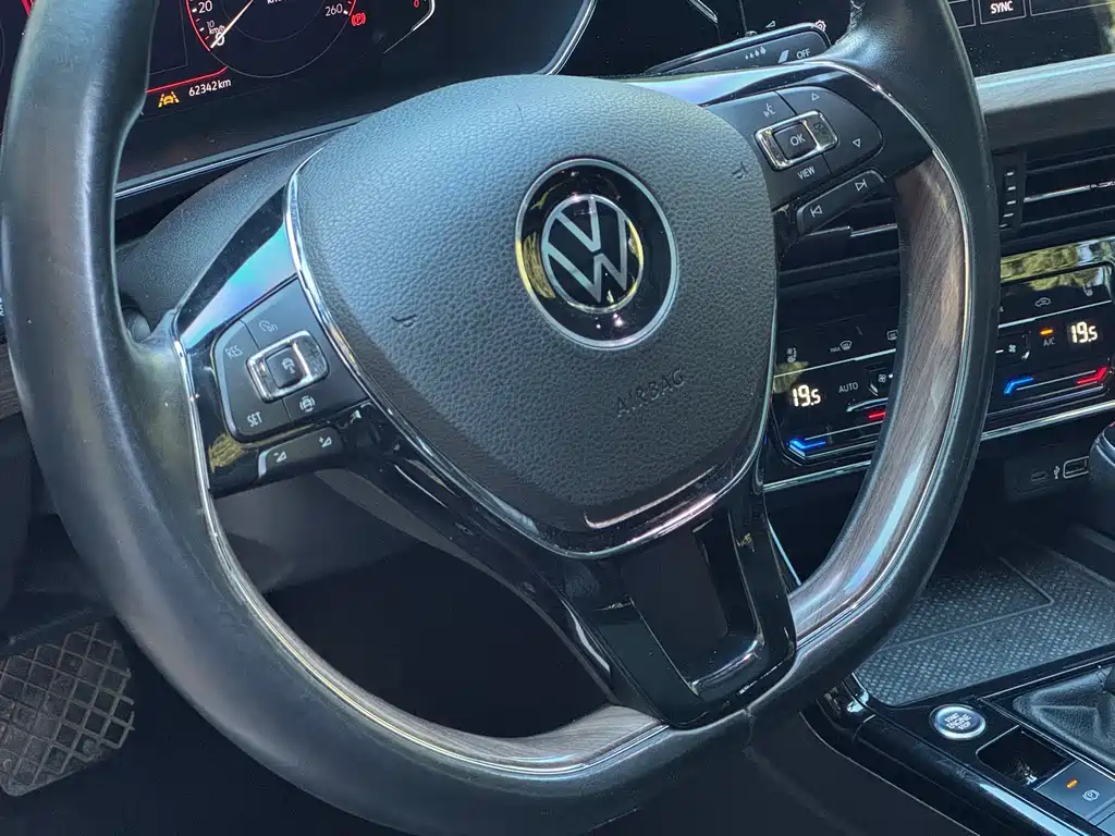 Volkswagen Passat 2021 — фото 15