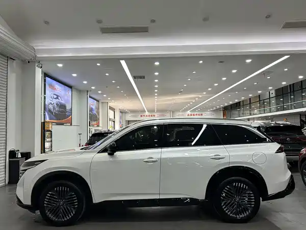 Nissan Explore The Land 2024