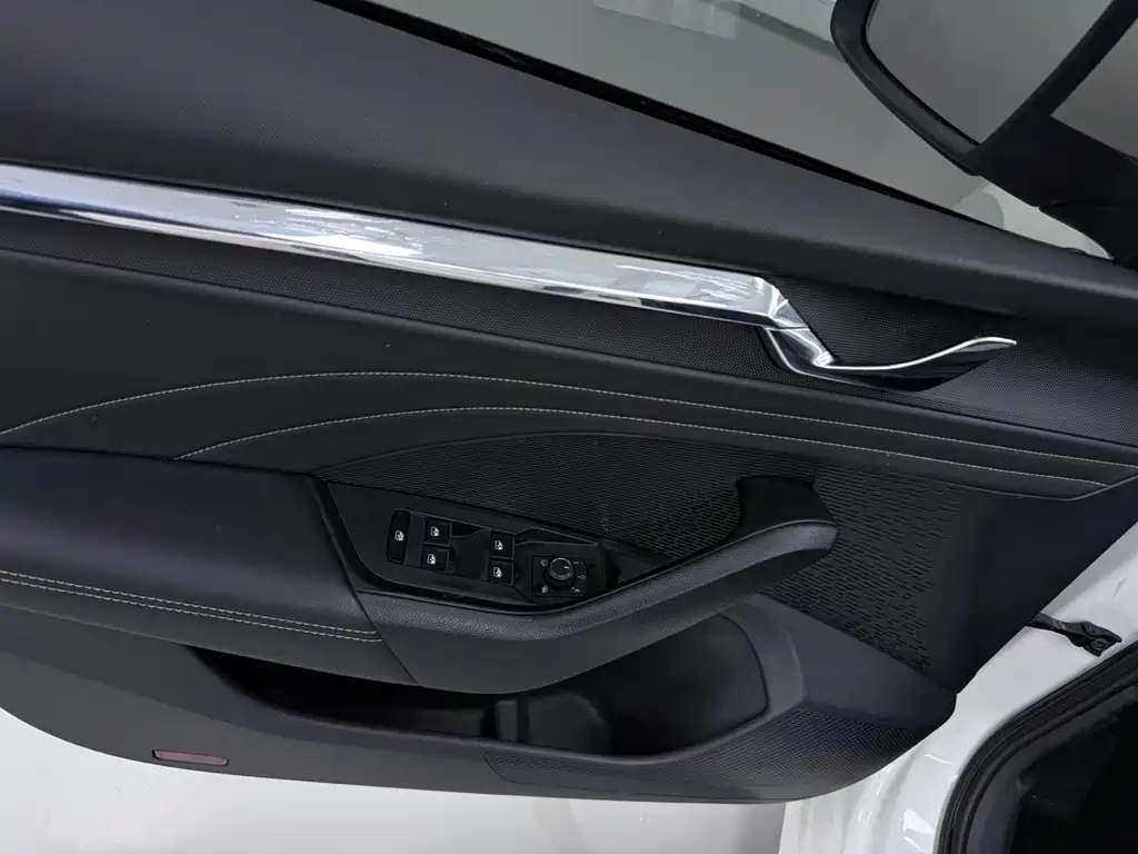 Skoda Octavia 2022 — фото 12