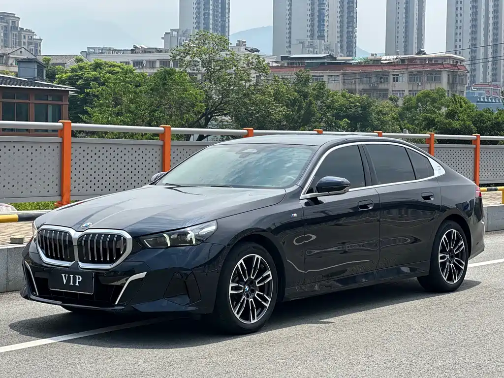 BMW 5 Series 2025