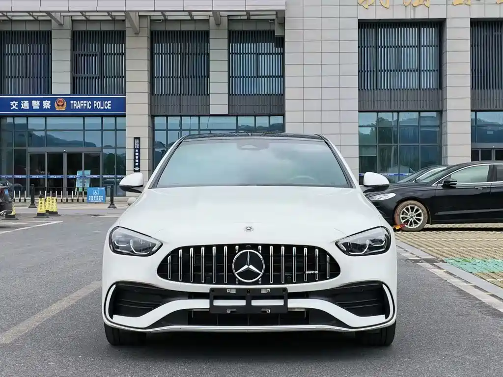 Mercedes-Benz C-Class 2024