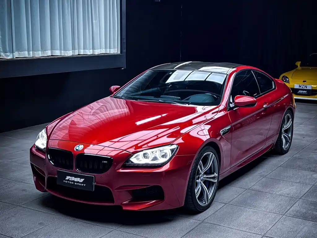 BMW M6 2012 — фото 1