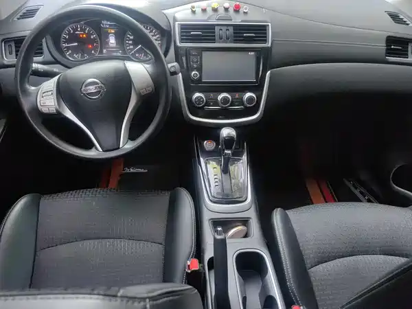 Nissan Tiida 2016