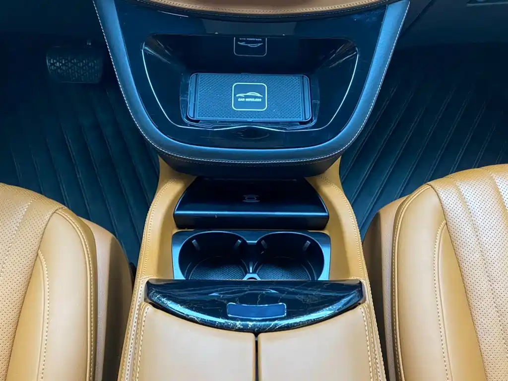 Mercedes-Benz Vito 2023 — фото 24