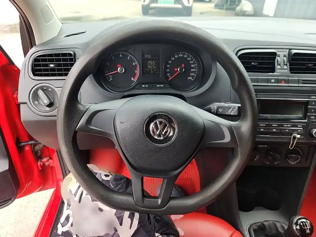 Volkswagen Polo 2017 — фото 11