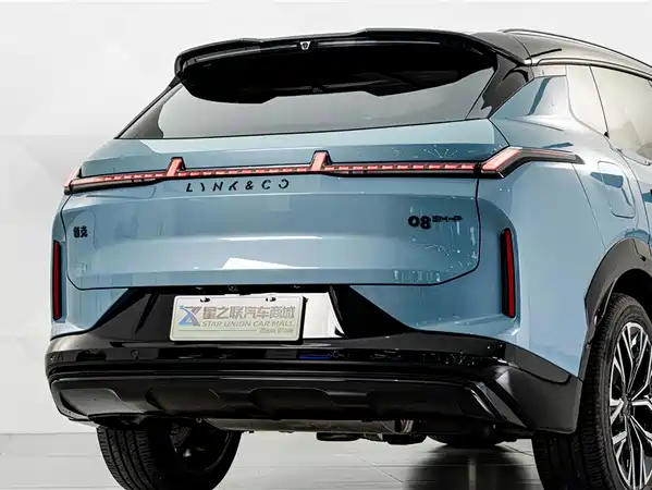 Lynk & Co 08 EM-P 2025