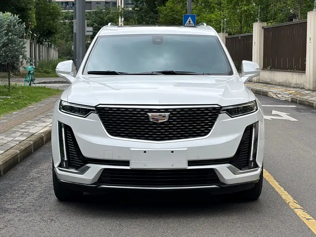 Cadillac XT6 2023 — фото 2