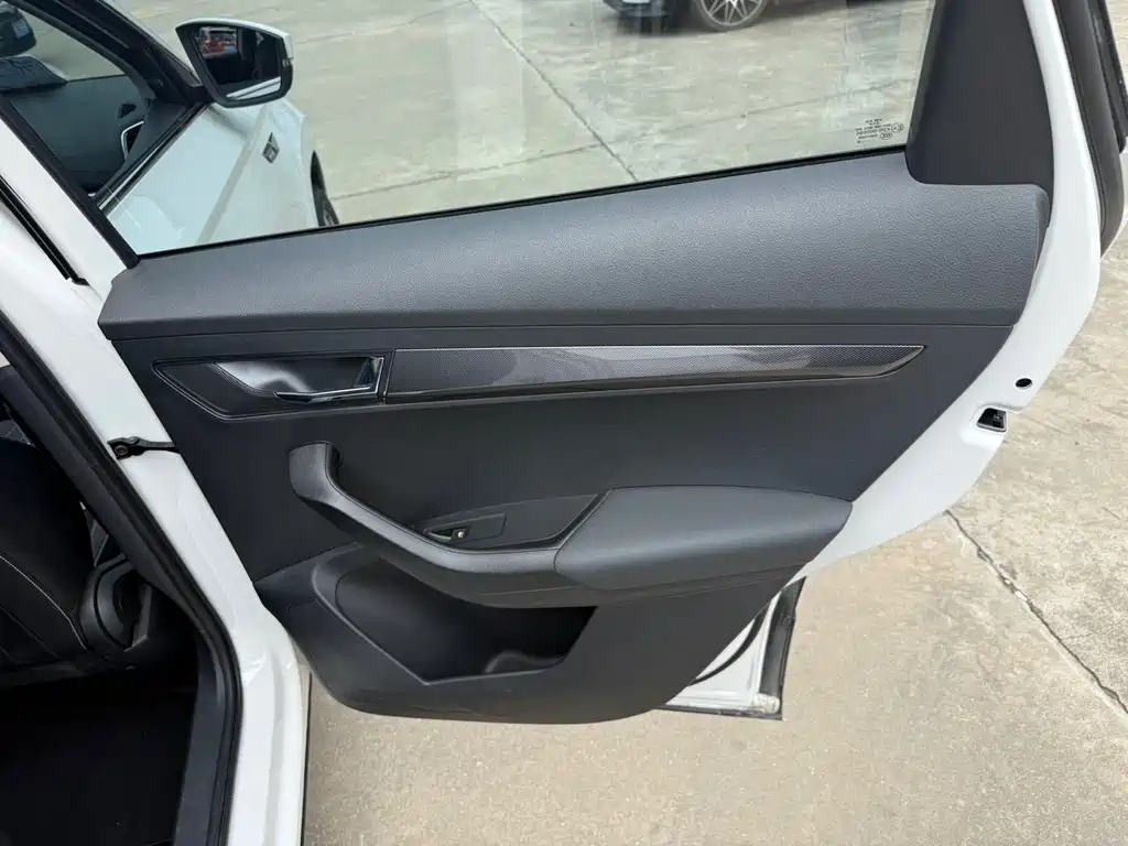 Skoda Karoq 2020 — фото 17