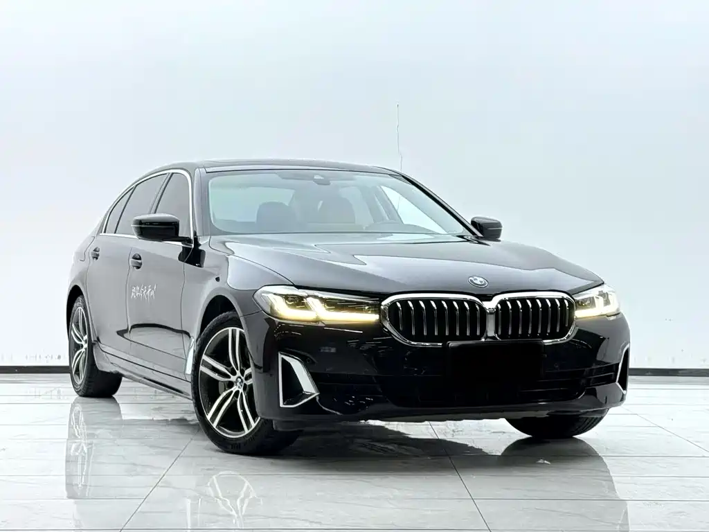 BMW 5 Series 2021 — фото 3