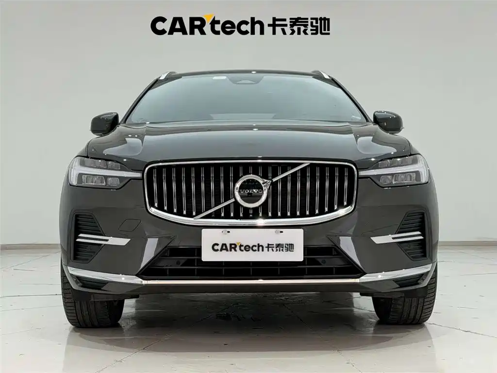 Volvo XC60 2022 — фото 3