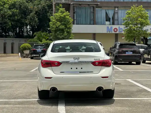 Infiniti Q50 2014