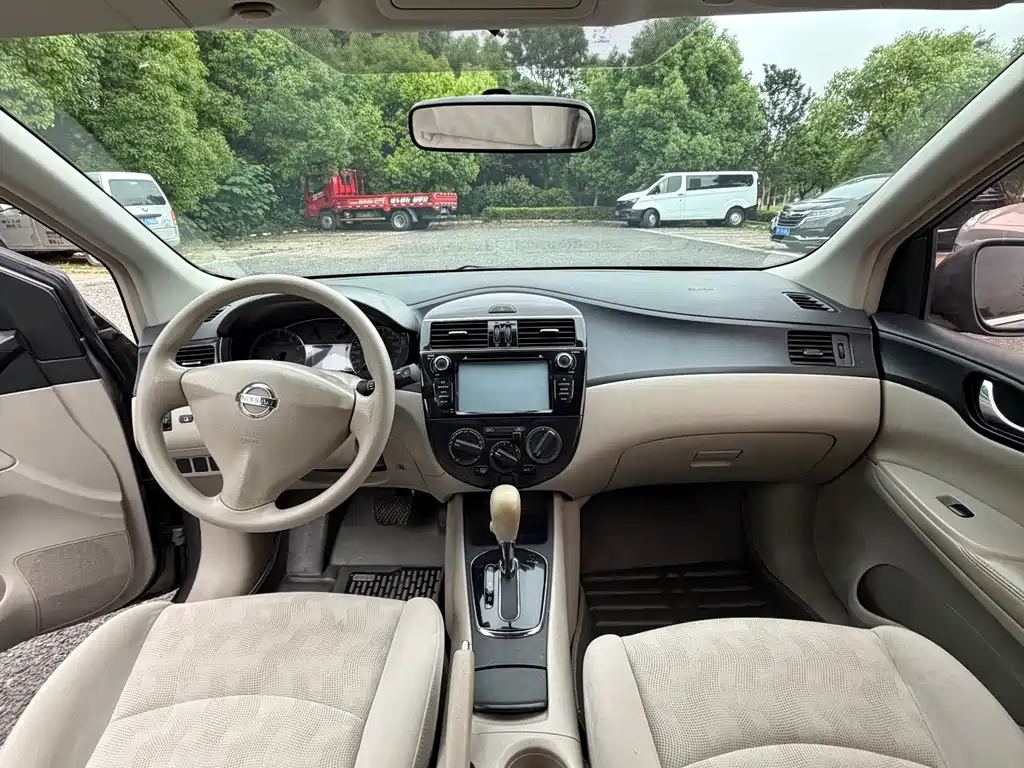 Nissan Tiida 2014