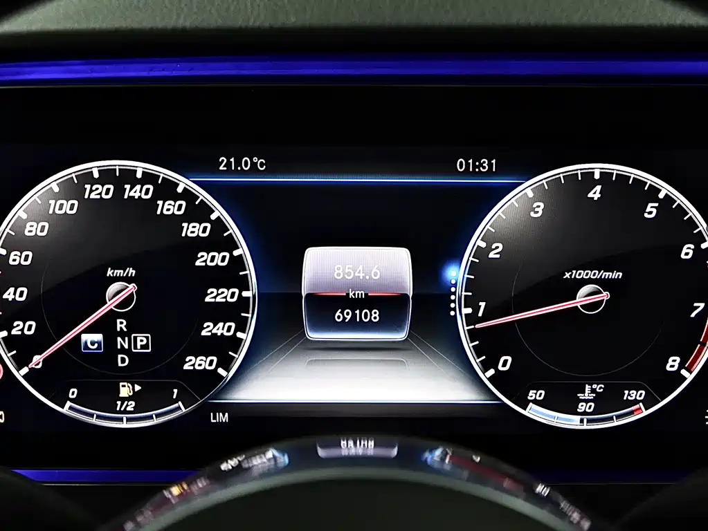 Mercedes-Benz E-Class 2020 — фото 9