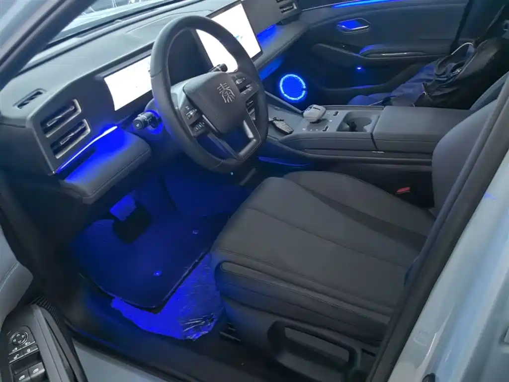 BYD Qin L 2025 — фото 15