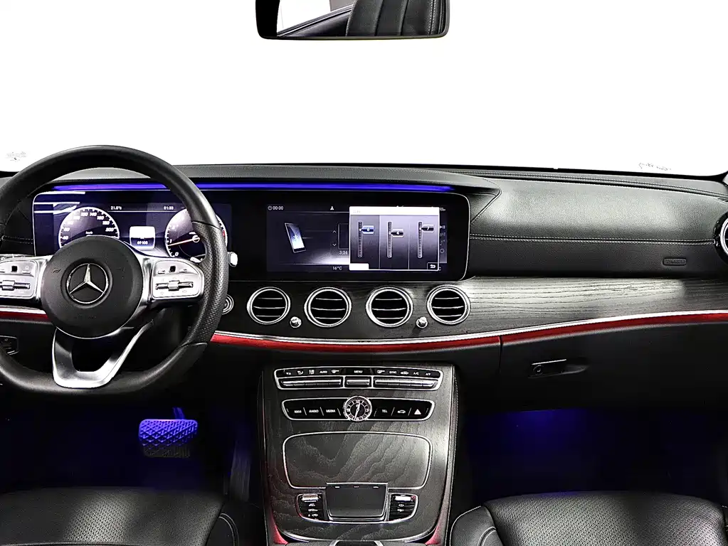 Mercedes-Benz E-Class 2020 — фото 19