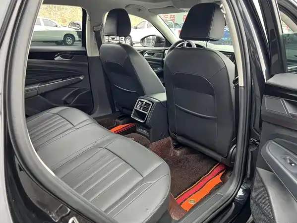 Volkswagen Passat 2023