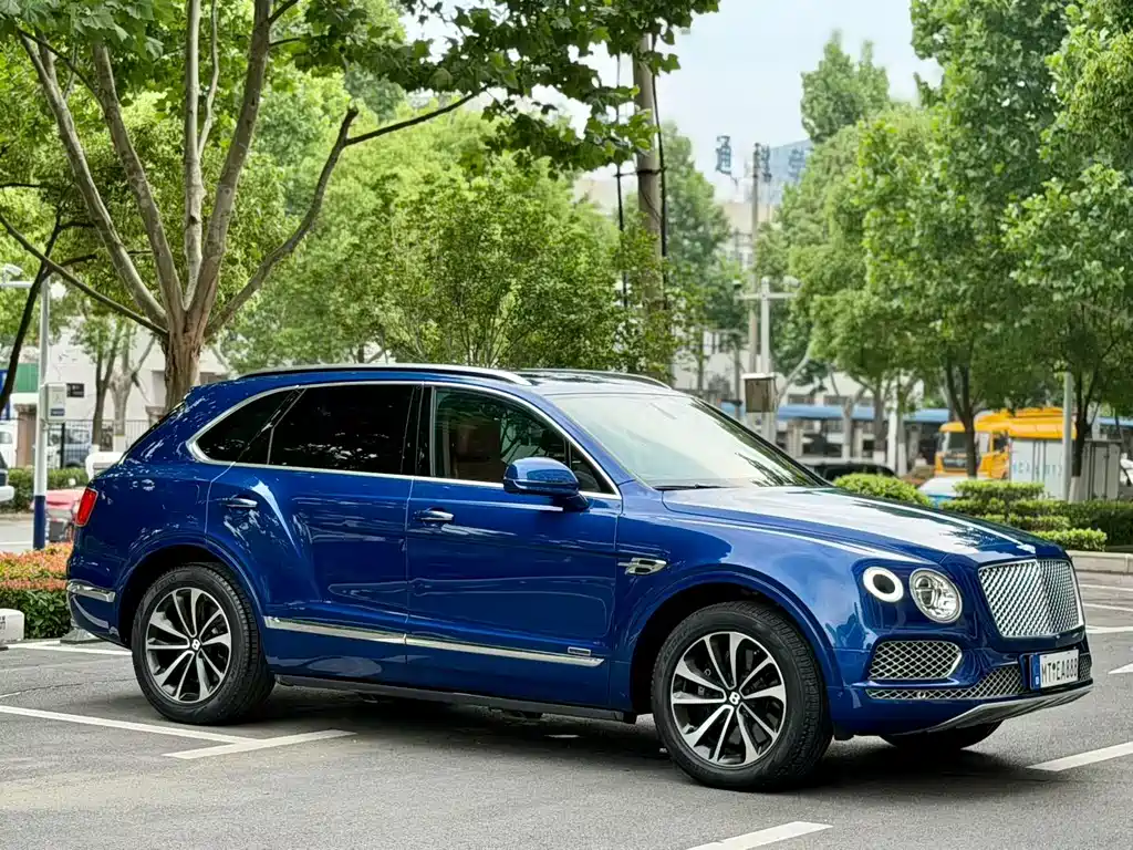 Bentley Bentayga 2018 — фото 3