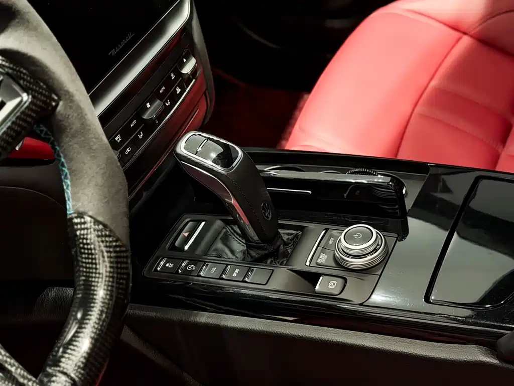 Maserati Ghibli 2023 — фото 13
